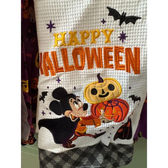 Disney Store Apron Kitchen Towels Bundle NEW Halloween Mickey Mouse - Picture 2 of 6